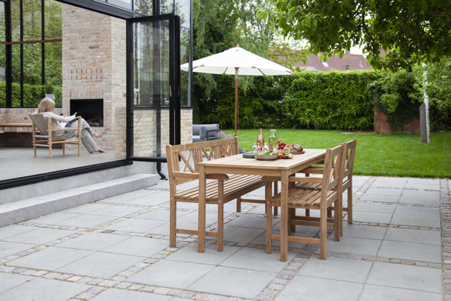 Rosenborg Set - Dreisitzerbank, zwei Stühle & Tisch - Teak