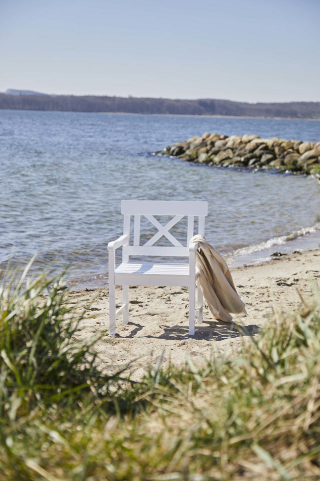 Sofiero Set - Dreisitzerbank, zwei Stühle & Tisch - Weiß