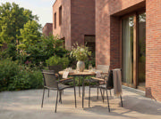 Ellen & Mood Classic Set - Tisch 110 cm & Vier Stühle - Anthrazit